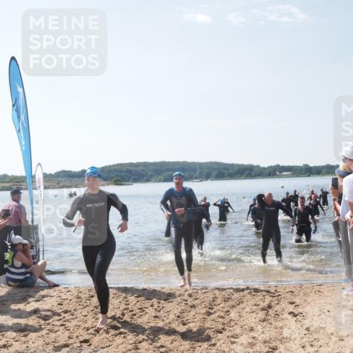 22.06.2025 - Viking Triathlon MichiJ http://msf.ph/oto/8094702 22.06.2025 10:40:28 Schwimmen 44, 228, 254, 275, 291, 325, 375, 379, 385, 487, 511, 514, 517, 556, 644, 657 meine-sportfotos.de