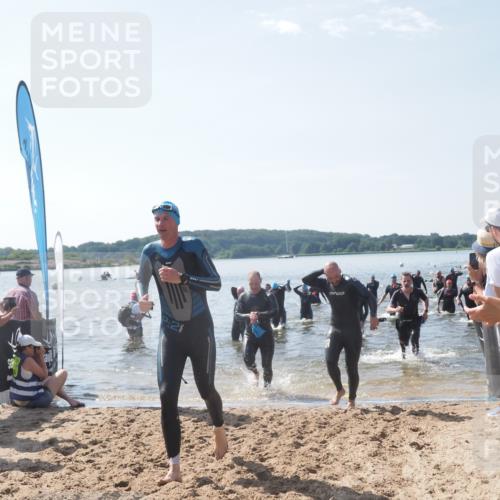 22.06.2025 - Viking Triathlon MichiJ http://msf.ph/oto/8094747 22.06.2025 10:40:30 Schwimmen 44, 228, 239, 254, 275, 291, 325, 375, 385, 487, 511, 514, 517, 556, 644, 655, 657 meine-sportfotos.de