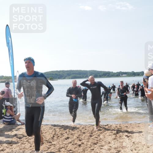22.06.2025 - Viking Triathlon MichiJ http://msf.ph/oto/8094760 22.06.2025 10:40:30 Schwimmen 44, 228, 239, 254, 275, 291, 325, 375, 385, 487, 511, 514, 517, 556, 644, 655, 657 meine-sportfotos.de
