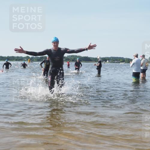 22.06.2025 - Viking Triathlon KatJ http://msf.ph/oto/8094763 22.06.2025 10:30:06 Schwimmen 132, 175, 203, 264, 374, 491, 626 meine-sportfotos.de