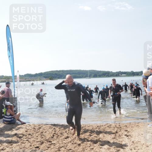 22.06.2025 - Viking Triathlon MichiJ http://msf.ph/oto/8094800 22.06.2025 10:40:31 Schwimmen 44, 228, 239, 254, 275, 291, 325, 375, 385, 511, 514, 517, 556, 644, 655, 657 meine-sportfotos.de