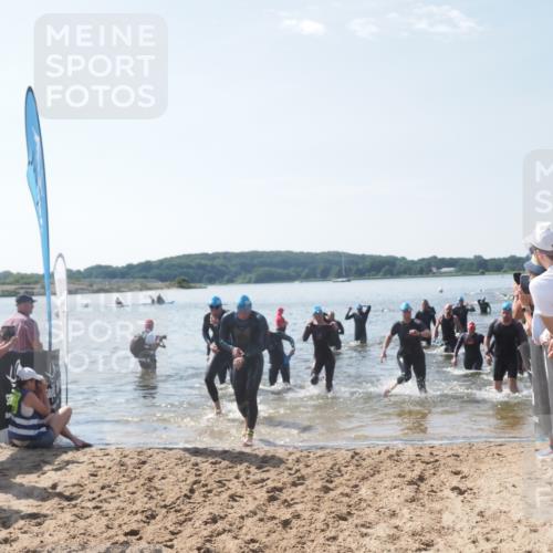 22.06.2025 - Viking Triathlon MichiJ http://msf.ph/oto/8094897 22.06.2025 10:40:37 Schwimmen 44, 228, 235, 239, 254, 266, 275, 291, 325, 361, 462, 511, 514, 556, 644, 655, 657 meine-sportfotos.de