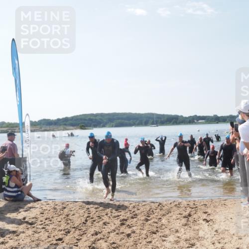 22.06.2025 - Viking Triathlon MichiJ http://msf.ph/oto/8094904 22.06.2025 10:40:37 Schwimmen 44, 228, 235, 239, 254, 266, 275, 291, 325, 361, 462, 511, 514, 556, 644, 655, 657 meine-sportfotos.de
