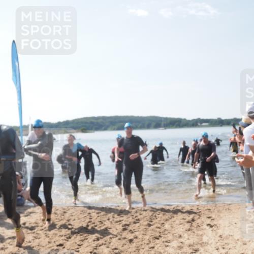 22.06.2025 - Viking Triathlon MichiJ http://msf.ph/oto/8094977 22.06.2025 10:40:40 Schwimmen 44, 228, 235, 239, 254, 266, 275, 291, 325, 361, 462, 514, 530, 556, 644, 655, 657 meine-sportfotos.de