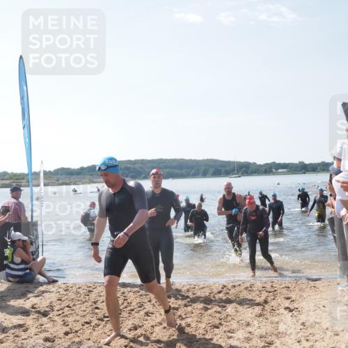 22.06.2025 - Viking Triathlon MichiJ http://msf.ph/oto/8095144 22.06.2025 10:40:44 Schwimmen 59, 235, 239, 266, 275, 325, 361, 397, 462, 514, 530, 556, 644, 655, 657 meine-sportfotos.de