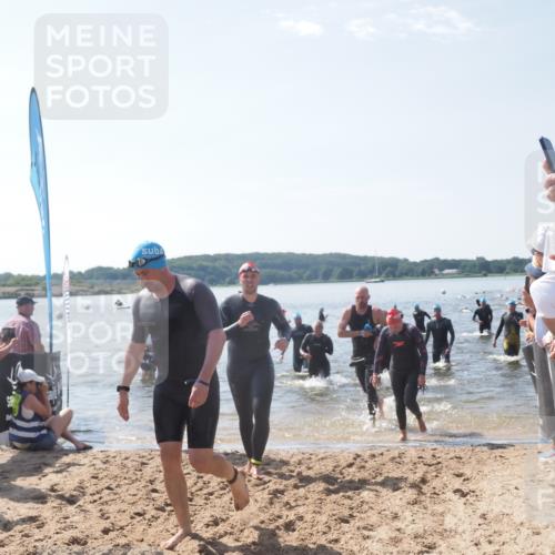 22.06.2025 - Viking Triathlon MichiJ http://msf.ph/oto/8095156 22.06.2025 10:40:44 Schwimmen 59, 235, 239, 266, 275, 325, 361, 397, 462, 514, 530, 556, 644, 655, 657 meine-sportfotos.de