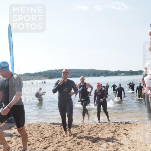 22.06.2025 - Viking Triathlon MichiJ http://msf.ph/oto/8095173 22.06.2025 10:40:45 Schwimmen 59, 235, 239, 266, 325, 361, 397, 462, 530, 644, 655, 657 meine-sportfotos.de