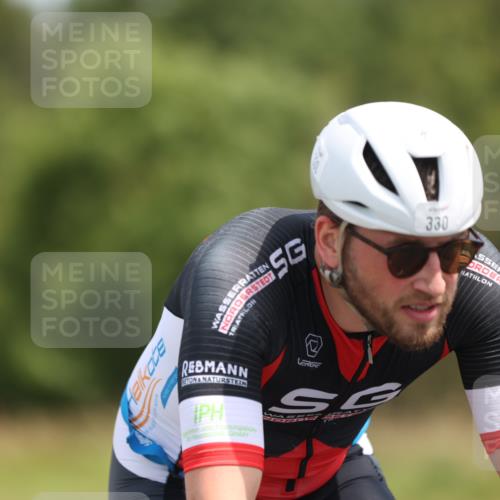 22.06.2025 - Viking Triathlon Yannick Fuchs http://msf.ph/oto/8095177 22.06.2025 11:57:27 Radfahren 1, 71, 330, 455 meine-sportfotos.de