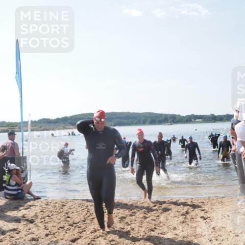 22.06.2025 - Viking Triathlon MichiJ http://msf.ph/oto/8095193 22.06.2025 10:40:46 Schwimmen 59, 235, 239, 266, 325, 361, 397, 462, 530, 644, 655, 657 meine-sportfotos.de