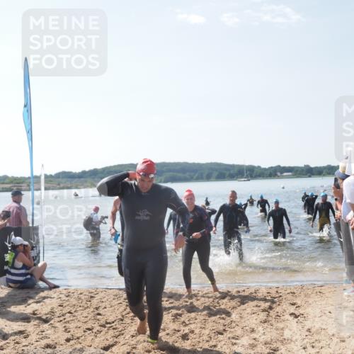 22.06.2025 - Viking Triathlon MichiJ http://msf.ph/oto/8095200 22.06.2025 10:40:46 Schwimmen 59, 235, 239, 266, 325, 361, 397, 462, 530, 644, 655, 657 meine-sportfotos.de