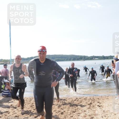 22.06.2025 - Viking Triathlon MichiJ http://msf.ph/oto/8095223 22.06.2025 10:40:47 Schwimmen 59, 235, 239, 266, 325, 361, 397, 462, 530, 655, 657 meine-sportfotos.de