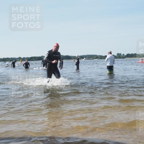 22.06.2025 - Viking Triathlon KatJ http://msf.ph/oto/8095230 22.06.2025 10:30:27 Schwimmen 13, 132, 381, 393, 491, 551, 643 meine-sportfotos.de