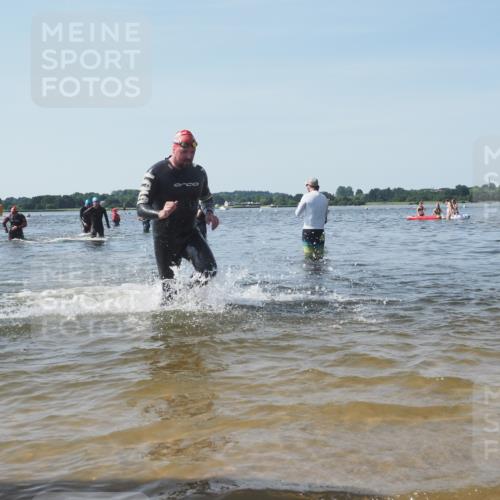 22.06.2025 - Viking Triathlon KatJ http://msf.ph/oto/8095252 22.06.2025 10:30:28 Schwimmen 13, 381, 393, 551, 643 meine-sportfotos.de