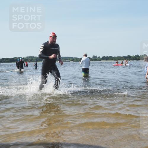 22.06.2025 - Viking Triathlon KatJ http://msf.ph/oto/8095262 22.06.2025 10:30:28 Schwimmen 13, 381, 393, 551, 643 meine-sportfotos.de
