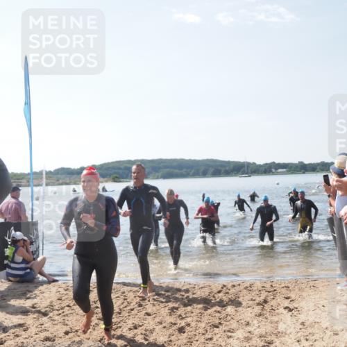 22.06.2025 - Viking Triathlon MichiJ http://msf.ph/oto/8095268 22.06.2025 10:40:48 Schwimmen 59, 235, 239, 266, 361, 397, 462, 530, 655 meine-sportfotos.de