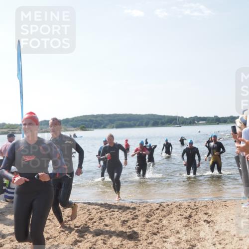22.06.2025 - Viking Triathlon MichiJ http://msf.ph/oto/8095281 22.06.2025 10:40:49 Schwimmen 59, 235, 239, 266, 361, 397, 462, 530, 655 meine-sportfotos.de