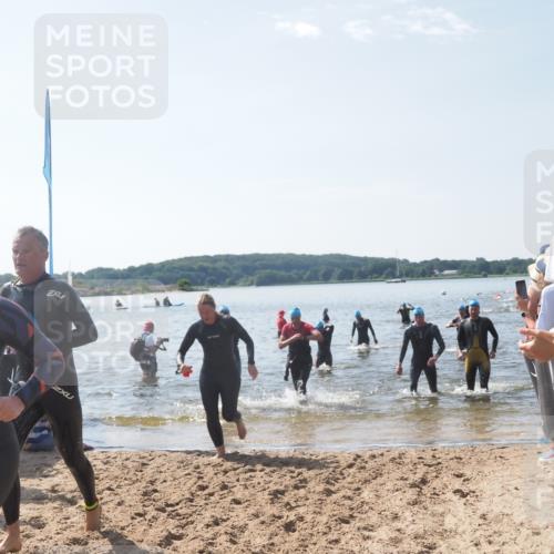 22.06.2025 - Viking Triathlon MichiJ http://msf.ph/oto/8095294 22.06.2025 10:40:49 Schwimmen 59, 235, 239, 266, 361, 397, 462, 530, 655 meine-sportfotos.de