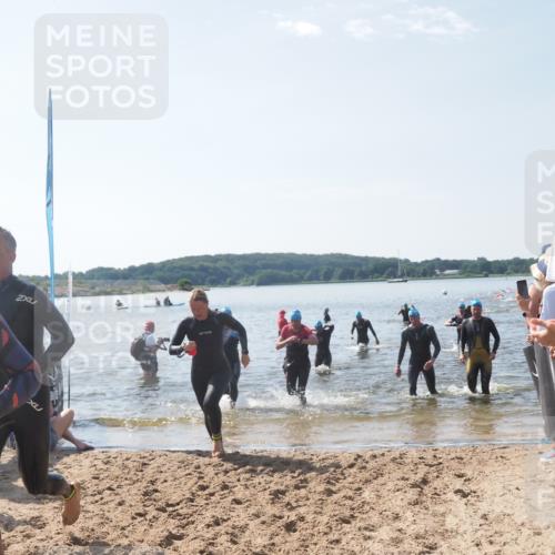 22.06.2025 - Viking Triathlon MichiJ http://msf.ph/oto/8095297 22.06.2025 10:40:49 Schwimmen 59, 235, 239, 266, 361, 397, 462, 530, 655 meine-sportfotos.de