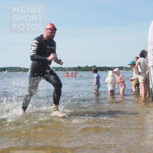 22.06.2025 - Viking Triathlon KatJ http://msf.ph/oto/8095298 22.06.2025 10:30:29 Schwimmen 13, 381, 393, 551, 643, 651 meine-sportfotos.de