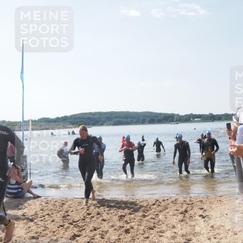 22.06.2025 - Viking Triathlon MichiJ http://msf.ph/oto/8095303 22.06.2025 10:40:49 Schwimmen 59, 235, 239, 266, 361, 397, 462, 530, 655 meine-sportfotos.de