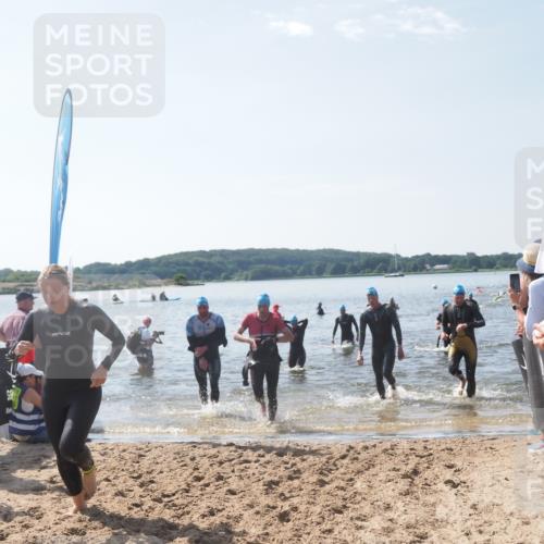 22.06.2025 - Viking Triathlon MichiJ http://msf.ph/oto/8095326 22.06.2025 10:40:51 Schwimmen 59, 235, 266, 361, 397, 462, 530, 655 meine-sportfotos.de