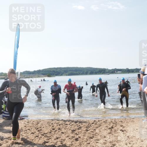 22.06.2025 - Viking Triathlon MichiJ http://msf.ph/oto/8095332 22.06.2025 10:40:51 Schwimmen 59, 235, 266, 361, 397, 462, 530, 655 meine-sportfotos.de