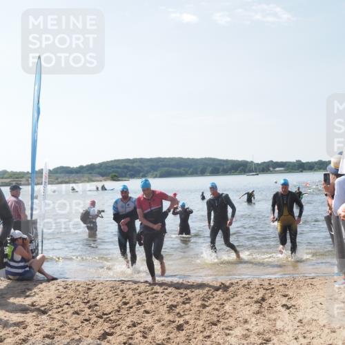 22.06.2025 - Viking Triathlon MichiJ http://msf.ph/oto/8095346 22.06.2025 10:40:52 Schwimmen 59, 235, 266, 361, 389, 397, 462, 530 meine-sportfotos.de