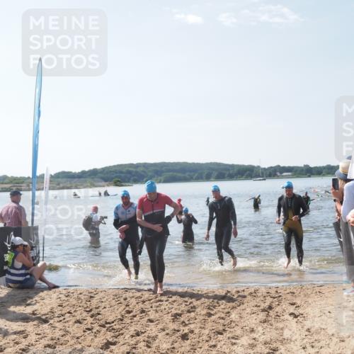 22.06.2025 - Viking Triathlon MichiJ http://msf.ph/oto/8095352 22.06.2025 10:40:52 Schwimmen 59, 235, 266, 361, 389, 397, 462, 530 meine-sportfotos.de