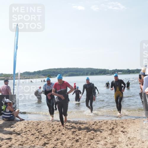 22.06.2025 - Viking Triathlon MichiJ http://msf.ph/oto/8095355 22.06.2025 10:40:52 Schwimmen 59, 235, 266, 361, 389, 397, 462, 530 meine-sportfotos.de