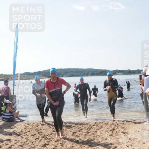 22.06.2025 - Viking Triathlon MichiJ http://msf.ph/oto/8095368 22.06.2025 10:40:53 Schwimmen 59, 235, 266, 361, 389, 397, 462, 530 meine-sportfotos.de
