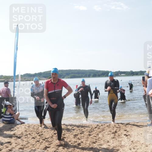 22.06.2025 - Viking Triathlon MichiJ http://msf.ph/oto/8095372 22.06.2025 10:40:53 Schwimmen 59, 235, 266, 361, 389, 397, 462, 530 meine-sportfotos.de