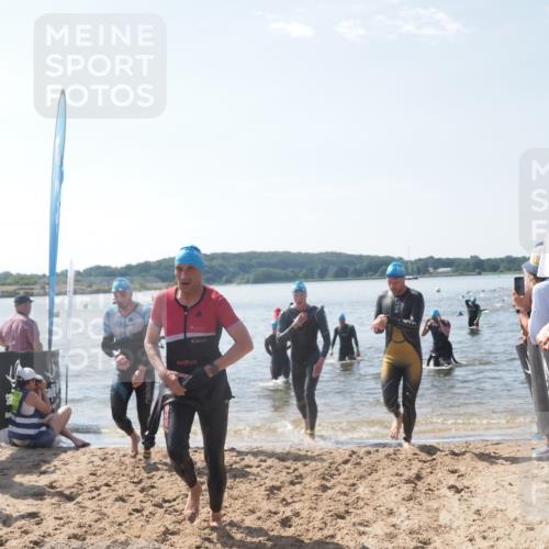 22.06.2025 - Viking Triathlon MichiJ http://msf.ph/oto/8095378 22.06.2025 10:40:53 Schwimmen 59, 235, 266, 361, 389, 397, 462, 530 meine-sportfotos.de