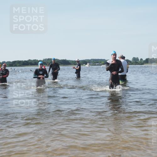 22.06.2025 - Viking Triathlon KatJ http://msf.ph/oto/8095379 22.06.2025 10:30:35 Schwimmen 13, 188, 393, 551, 651 meine-sportfotos.de