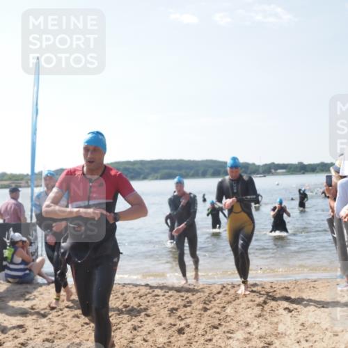 22.06.2025 - Viking Triathlon MichiJ http://msf.ph/oto/8095386 22.06.2025 10:40:54 Schwimmen 59, 266, 361, 389, 397, 462, 530 meine-sportfotos.de
