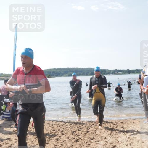 22.06.2025 - Viking Triathlon MichiJ http://msf.ph/oto/8095400 22.06.2025 10:40:54 Schwimmen 59, 266, 361, 389, 397, 462, 530 meine-sportfotos.de