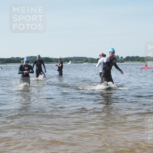 22.06.2025 - Viking Triathlon KatJ http://msf.ph/oto/8095402 22.06.2025 10:30:35 Schwimmen 13, 188, 393, 551, 651 meine-sportfotos.de