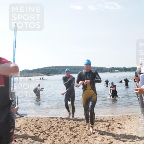 22.06.2025 - Viking Triathlon MichiJ http://msf.ph/oto/8095412 22.06.2025 10:40:54 Schwimmen 59, 266, 361, 389, 397, 462, 530 meine-sportfotos.de