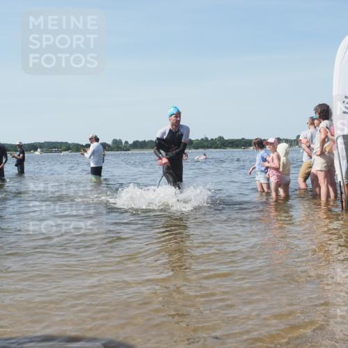 22.06.2025 - Viking Triathlon KatJ http://msf.ph/oto/8095416 22.06.2025 10:30:37 Schwimmen 13, 188, 393, 551, 630, 651 meine-sportfotos.de