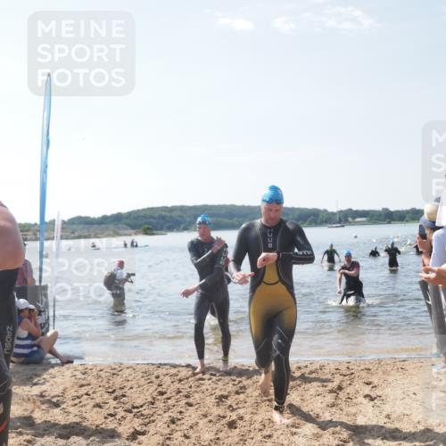 22.06.2025 - Viking Triathlon MichiJ http://msf.ph/oto/8095419 22.06.2025 10:40:54 Schwimmen 59, 266, 361, 389, 397, 462, 530 meine-sportfotos.de