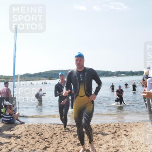 22.06.2025 - Viking Triathlon MichiJ http://msf.ph/oto/8095429 22.06.2025 10:40:55 Schwimmen 59, 266, 389, 397, 462, 530 meine-sportfotos.de