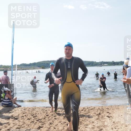22.06.2025 - Viking Triathlon MichiJ http://msf.ph/oto/8095434 22.06.2025 10:40:55 Schwimmen 59, 266, 389, 397, 462, 530 meine-sportfotos.de