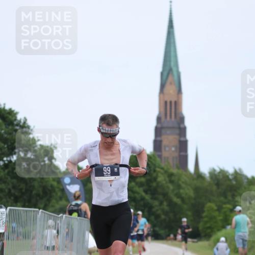 22.06.2025 - Viking Triathlon H.Heesch http://msf.ph/oto/8095440 22.06.2025 13:24:24 Laufen 99, 341 meine-sportfotos.de