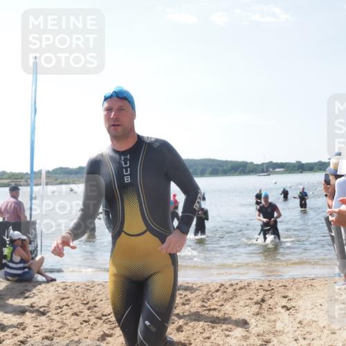 22.06.2025 - Viking Triathlon MichiJ http://msf.ph/oto/8095444 22.06.2025 10:40:56 Schwimmen 59, 153, 389, 397, 462, 530 meine-sportfotos.de