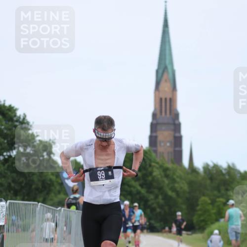 22.06.2025 - Viking Triathlon H.Heesch http://msf.ph/oto/8095451 22.06.2025 13:24:25 Laufen 99, 341 meine-sportfotos.de