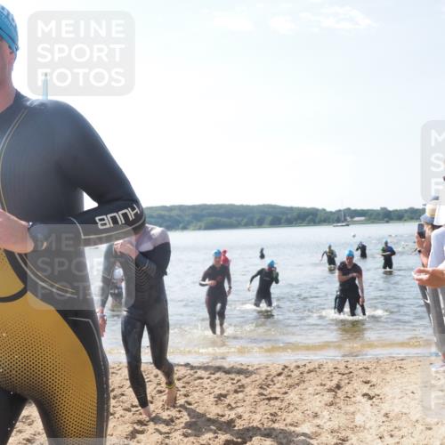 22.06.2025 - Viking Triathlon MichiJ http://msf.ph/oto/8095460 22.06.2025 10:40:56 Schwimmen 59, 153, 389, 397, 462, 530 meine-sportfotos.de