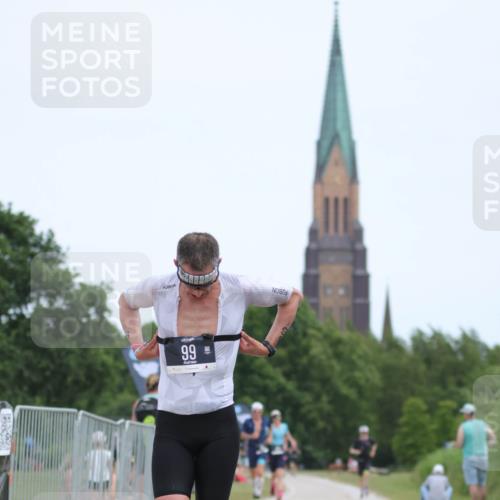 22.06.2025 - Viking Triathlon H.Heesch http://msf.ph/oto/8095461 22.06.2025 13:24:25 Laufen 99, 341 meine-sportfotos.de