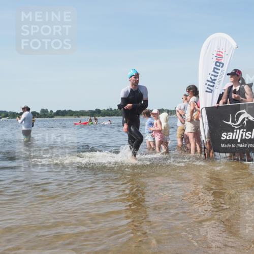 22.06.2025 - Viking Triathlon KatJ http://msf.ph/oto/8095462 22.06.2025 10:30:37 Schwimmen 13, 188, 393, 551, 630, 651 meine-sportfotos.de