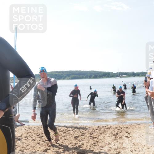 22.06.2025 - Viking Triathlon MichiJ http://msf.ph/oto/8095464 22.06.2025 10:40:56 Schwimmen 59, 153, 389, 397, 462, 530 meine-sportfotos.de