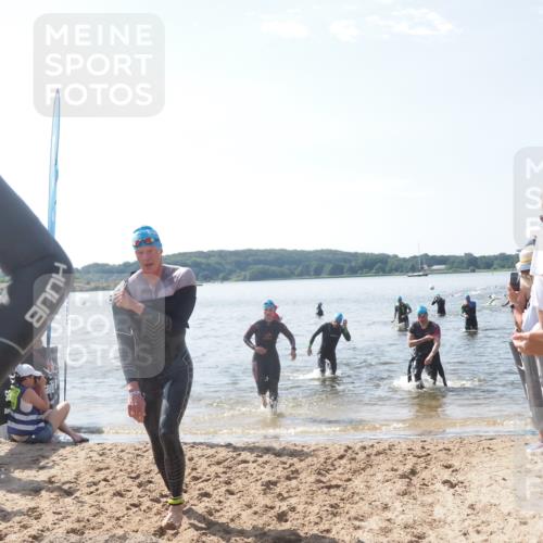 22.06.2025 - Viking Triathlon MichiJ http://msf.ph/oto/8095471 22.06.2025 10:40:56 Schwimmen 59, 153, 389, 397, 462, 530 meine-sportfotos.de