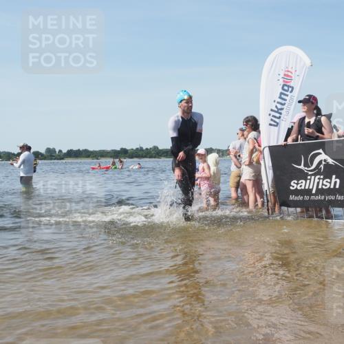 22.06.2025 - Viking Triathlon KatJ http://msf.ph/oto/8095472 22.06.2025 10:30:37 Schwimmen 13, 188, 393, 551, 630, 651 meine-sportfotos.de